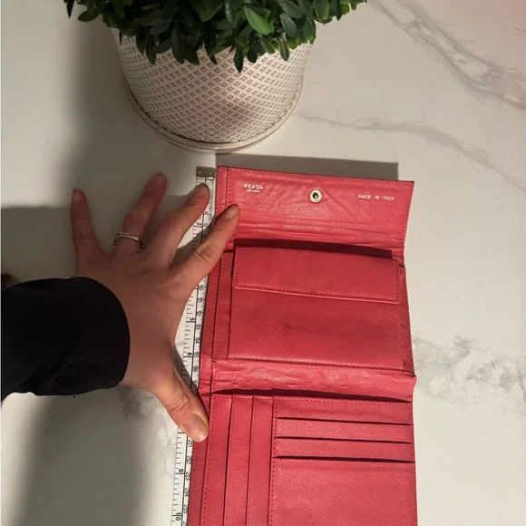 Pre loved Prada Wallet in pink - Picture 8 of 8